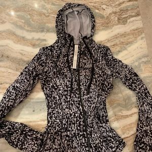 Lululemon jacket with hoodie (only wore once)